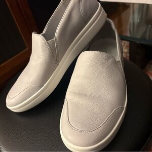 Vionic Penelope White Slip On Sneakers - size8.5 , leather ,